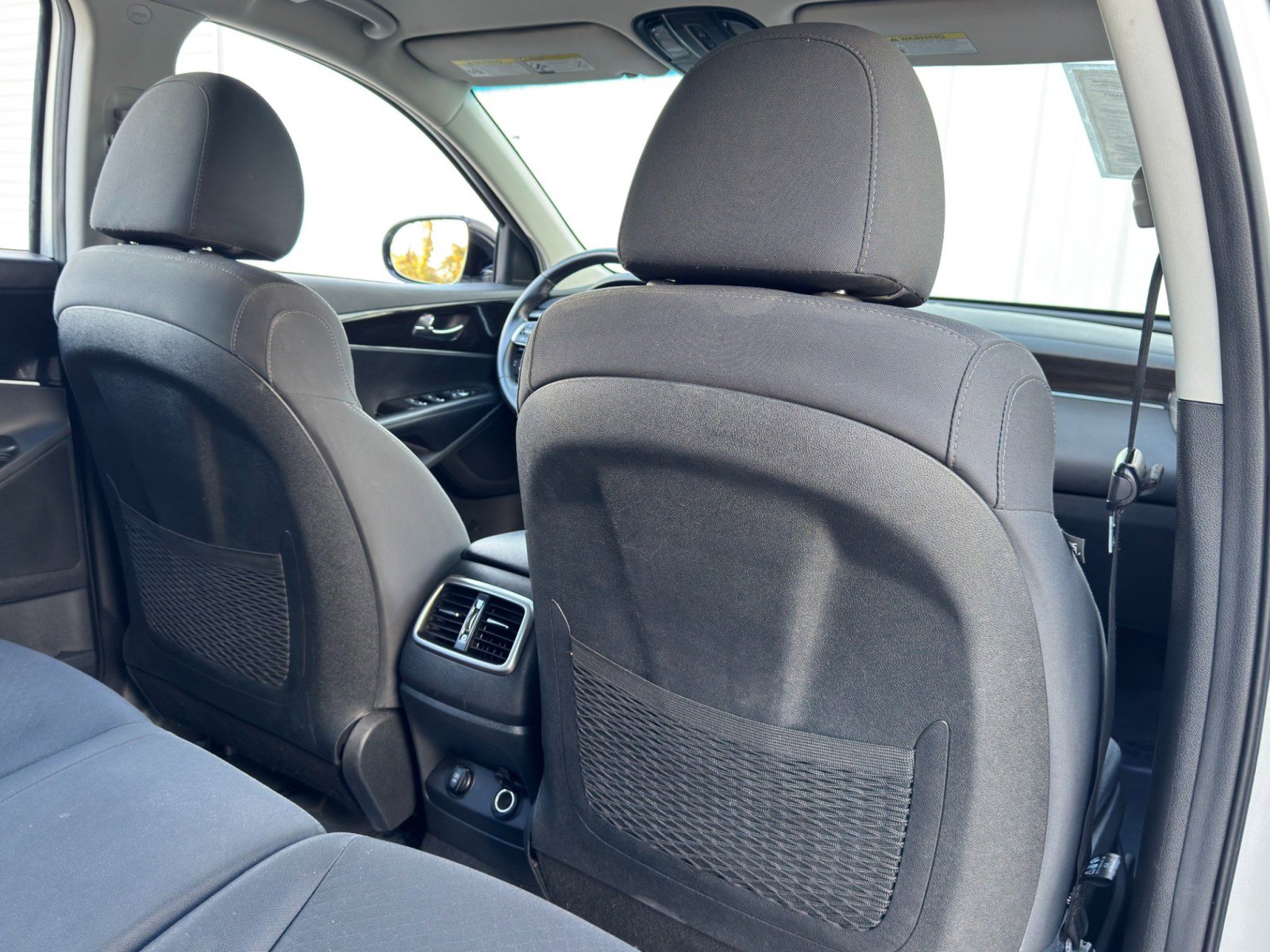 Used 2020 Kia Sorento S image 31