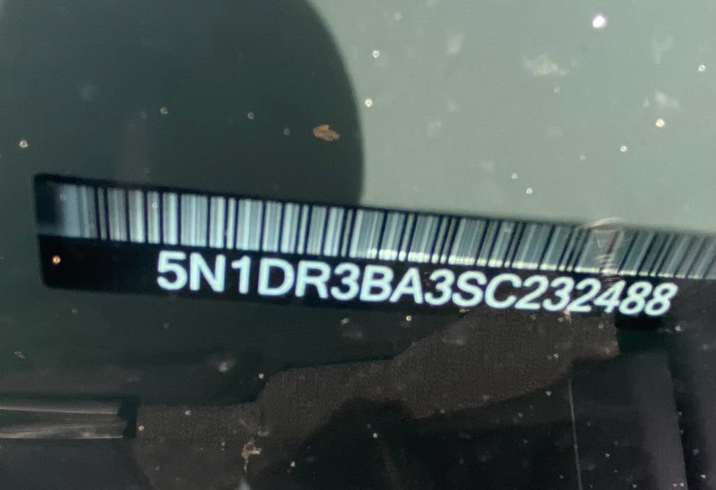 Used 2025 Nissan Pathfinder SV FWD image 32
