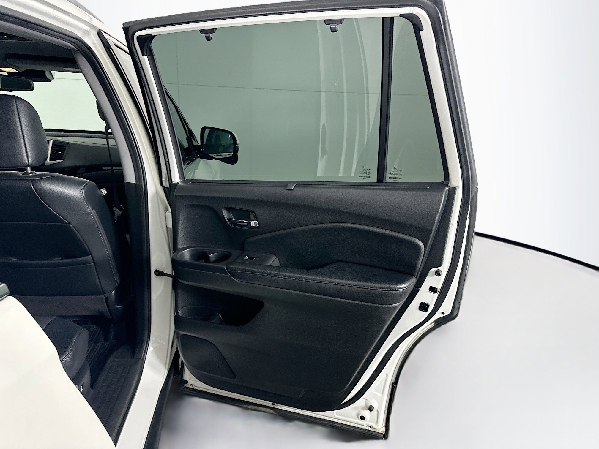 Used 2018 Honda Pilot Touring image 32