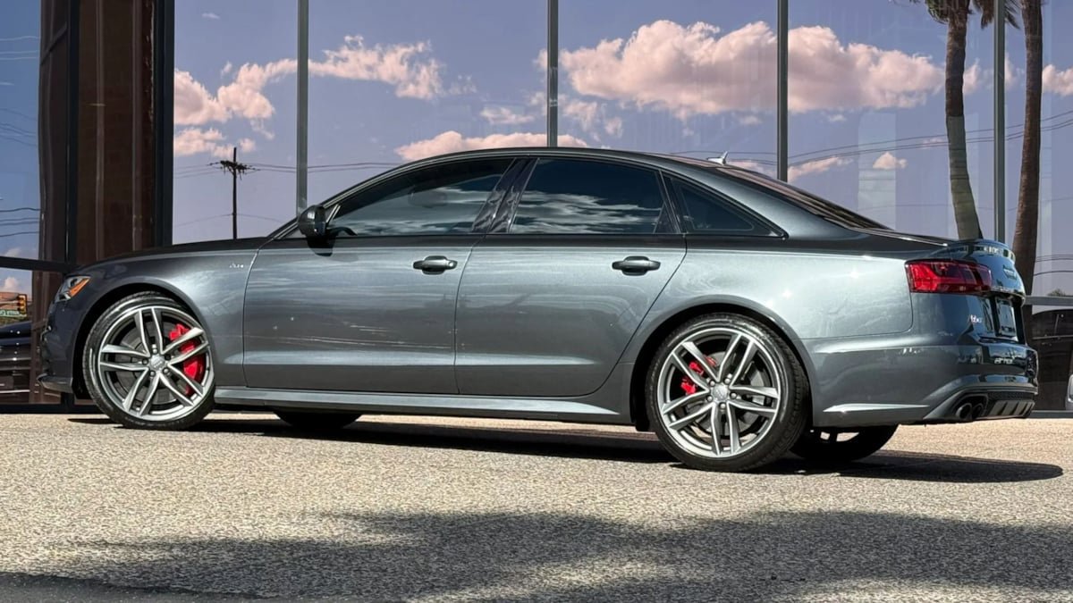 Used 2017 Audi S6 Premium Plus w/ S6 Sport Package AWD/4WD image 6