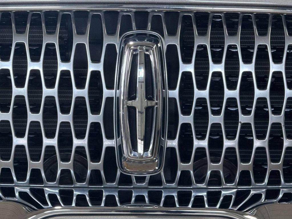 Certified 2023 Lincoln Nautilus Reserve AWD/4WD image 9