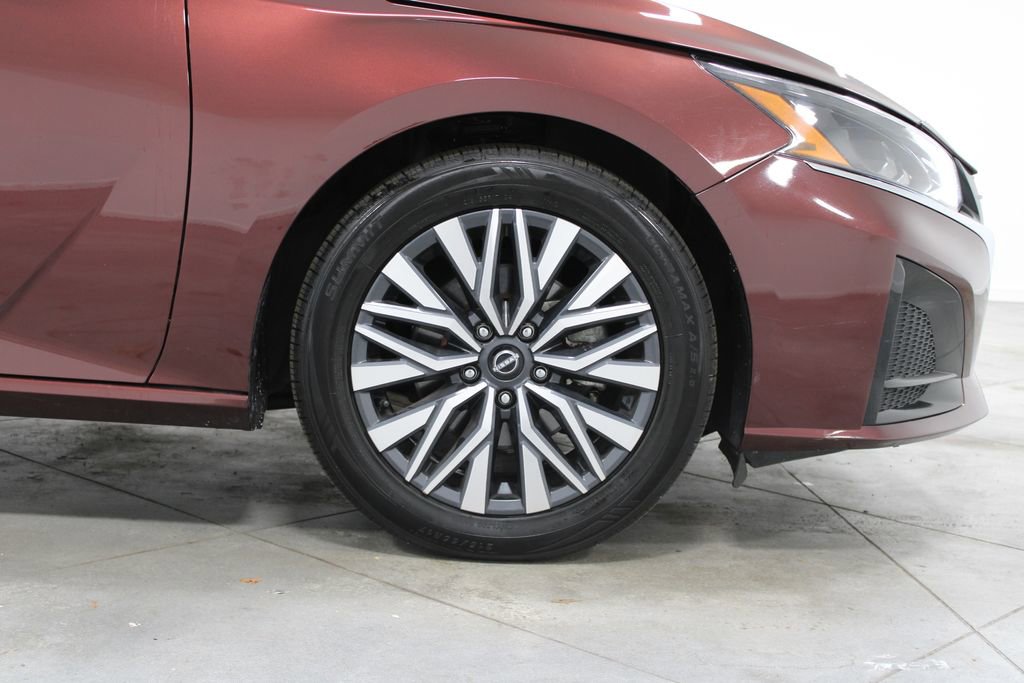 Used 2024 Nissan Altima 2.5 SV image 12