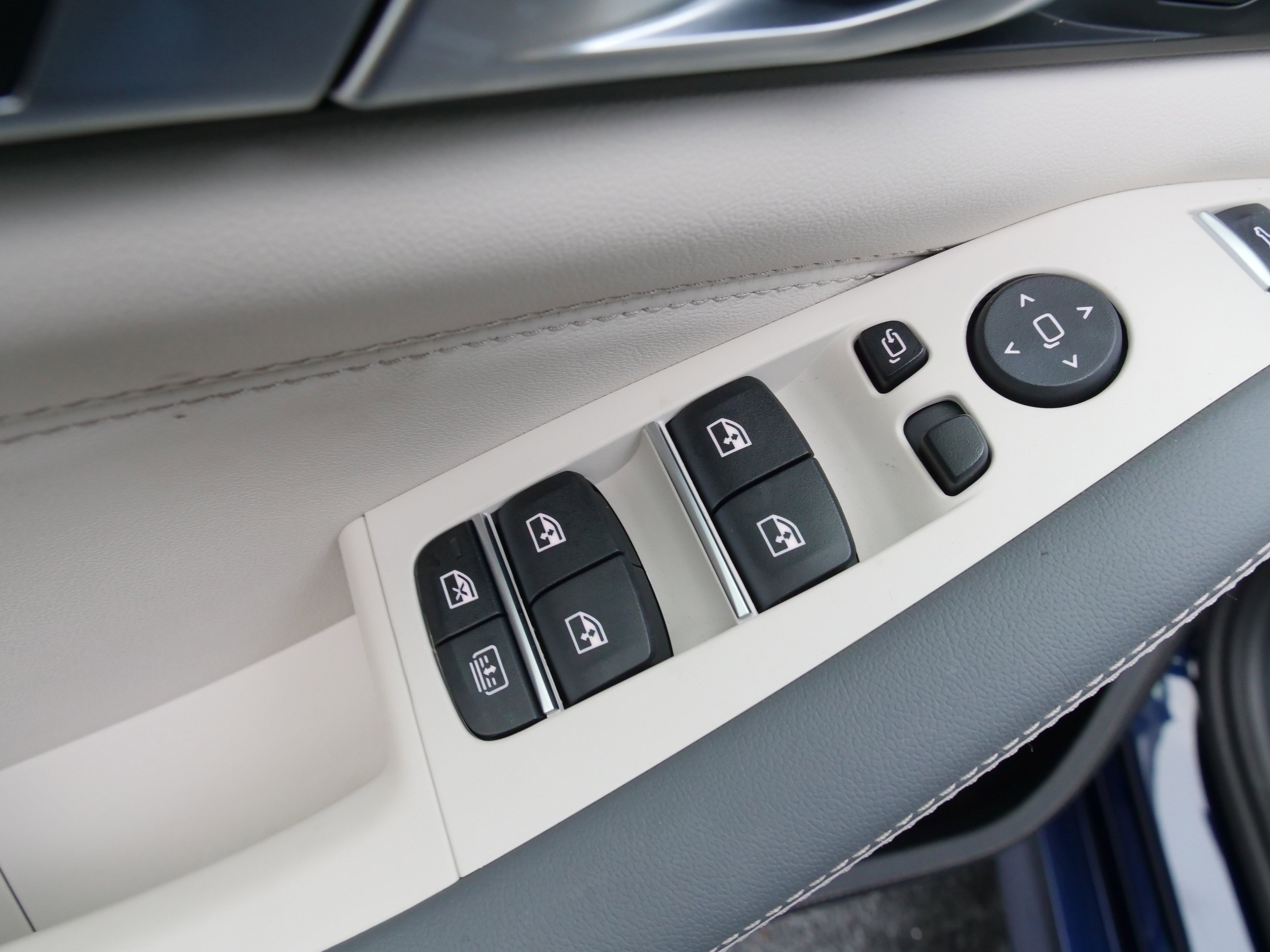 New 2026 BMW X7 xDrive40i w/ Executive Package image 20