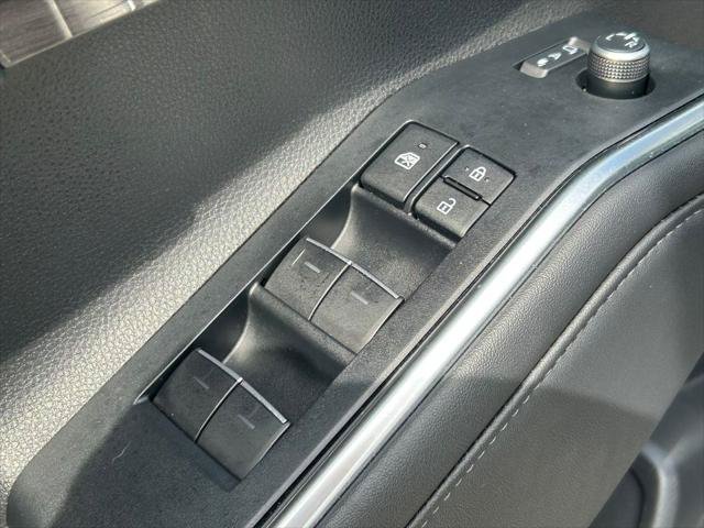 Certified 2025 Toyota Highlander Platinum AWD/4WD image 28