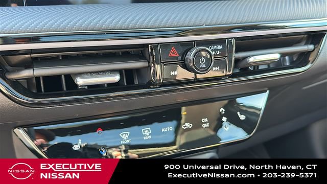 Used 2025 Nissan Kicks SR w/ SR Premium Package AWD/4WD image 18