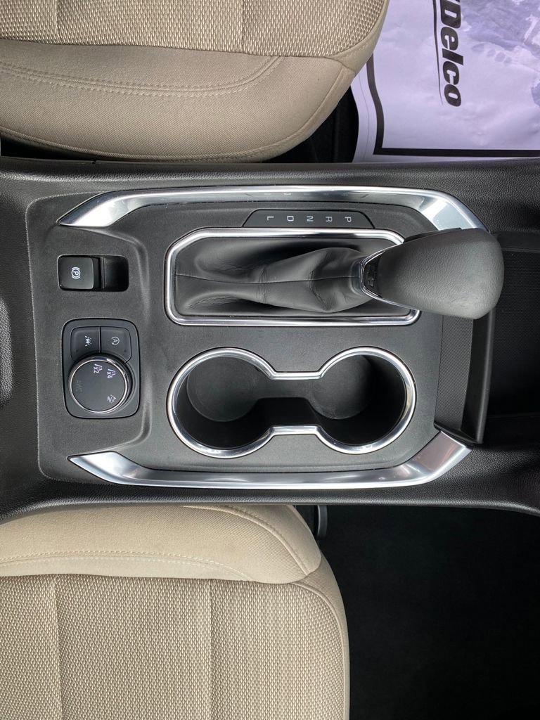 Used 2022 Chevrolet Traverse LS image 23