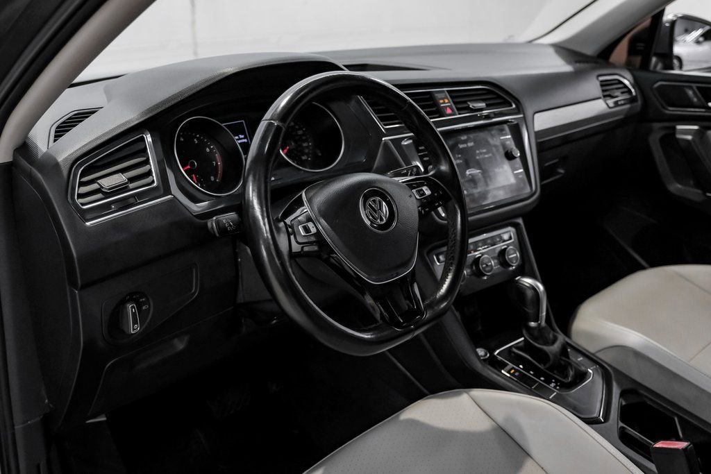 Used 2018 Volkswagen Tiguan SE image 3
