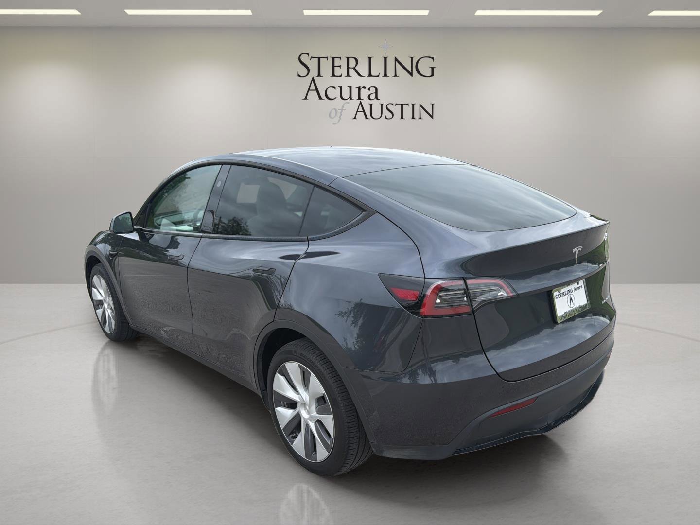 Used 2024 Tesla Model Y Long Range image 8