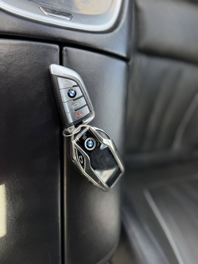Used 2018 BMW 750i RWD image 41