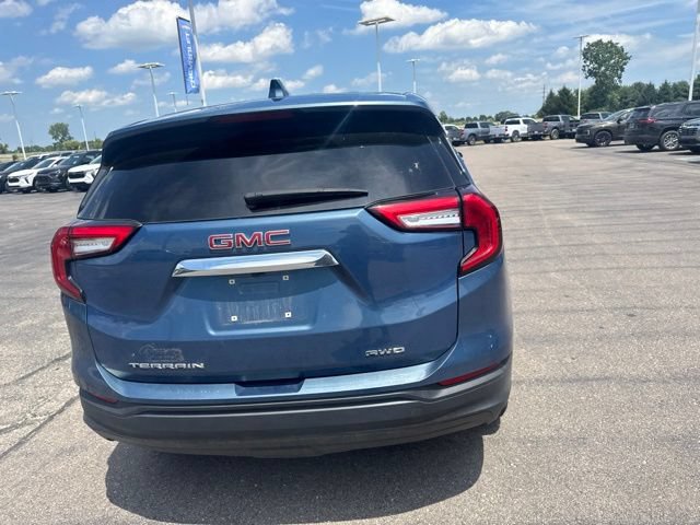 Used 2024 GMC Terrain SLE AWD/4WD image 5