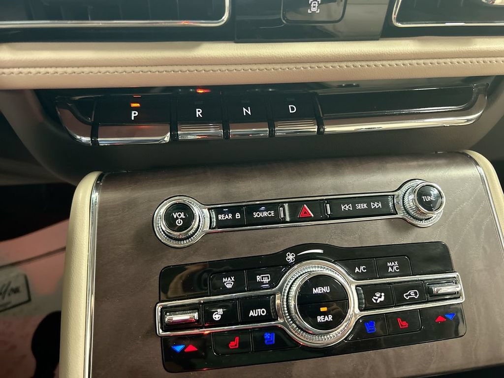 Used 2023 Lincoln Aviator Reserve w/ Equipment Group 201A AWD/4WD image 18