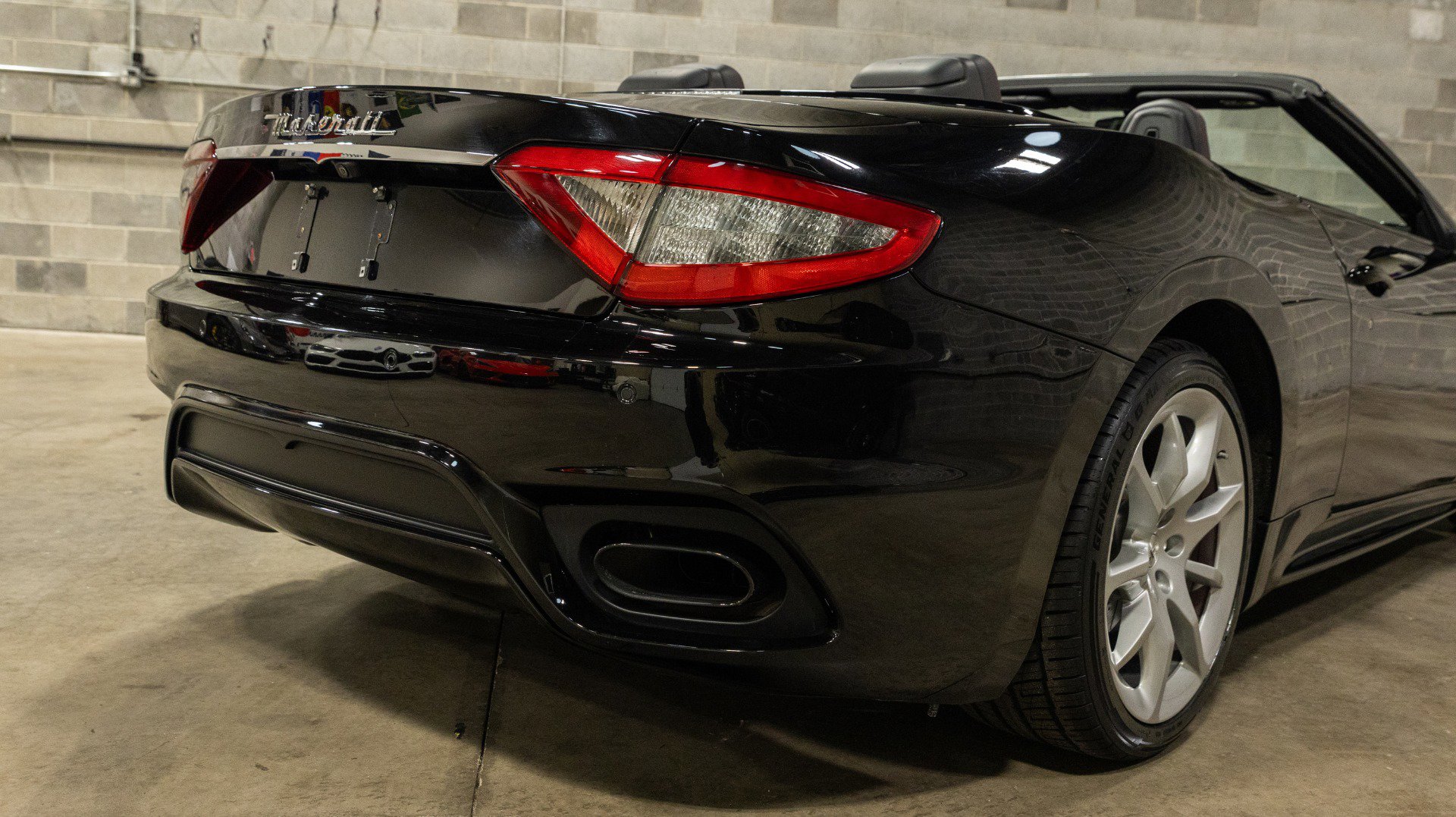 Used 2018 Maserati GranTurismo MC image 28