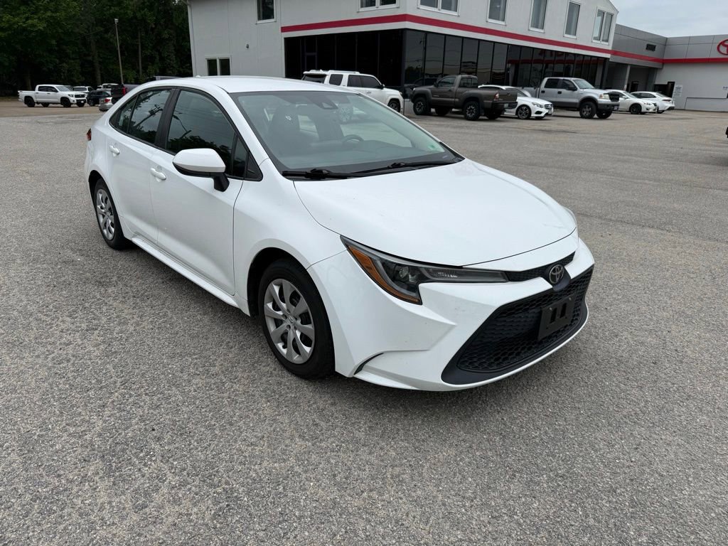 Certified 2022 Toyota Corolla LE FWD image 1