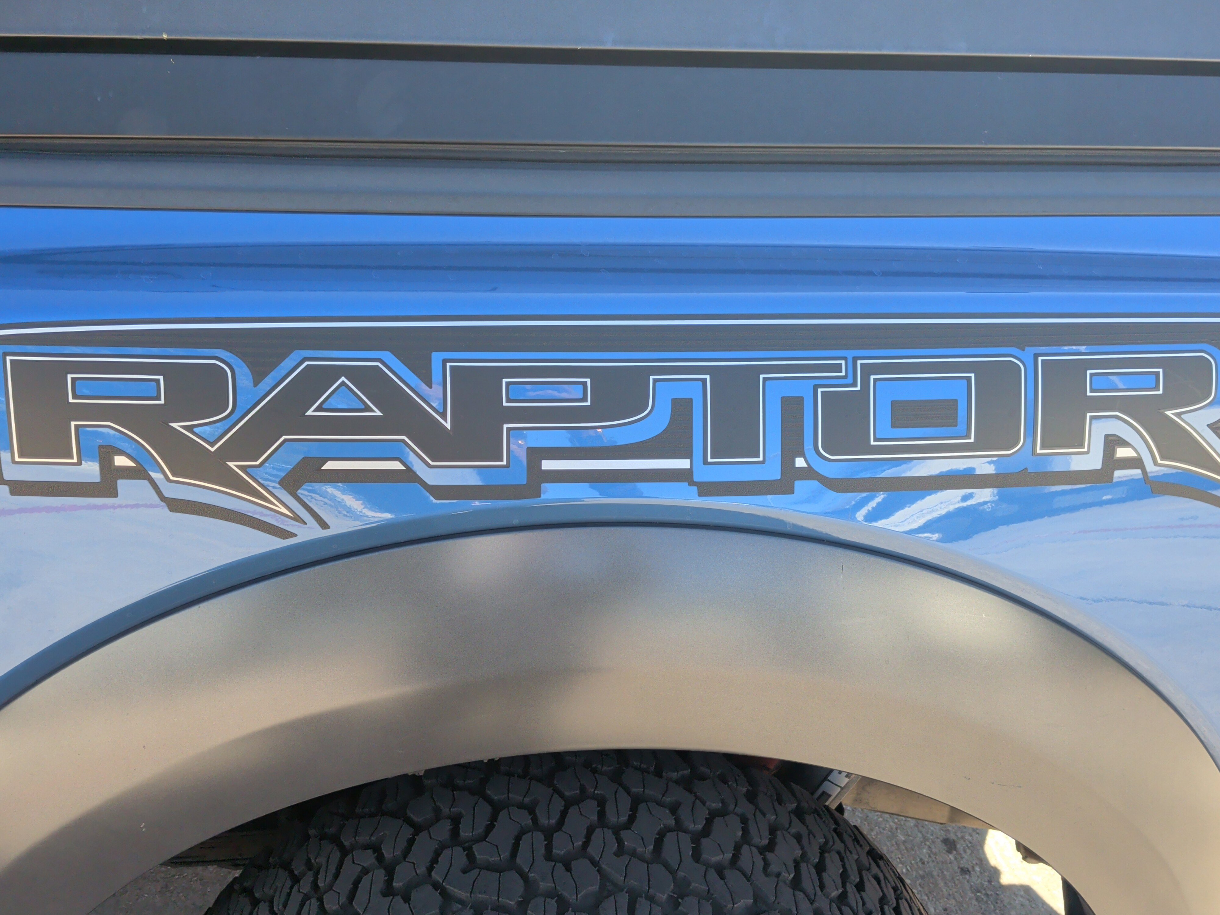Used 2019 Ford F150 Raptor w/ Equipment Group 802A Luxury image 12