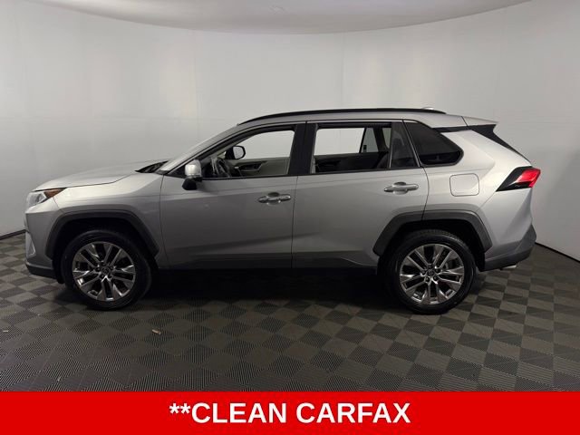 Used 2019 Toyota RAV4 Limited w/ Cold Weather Package FWD image 5