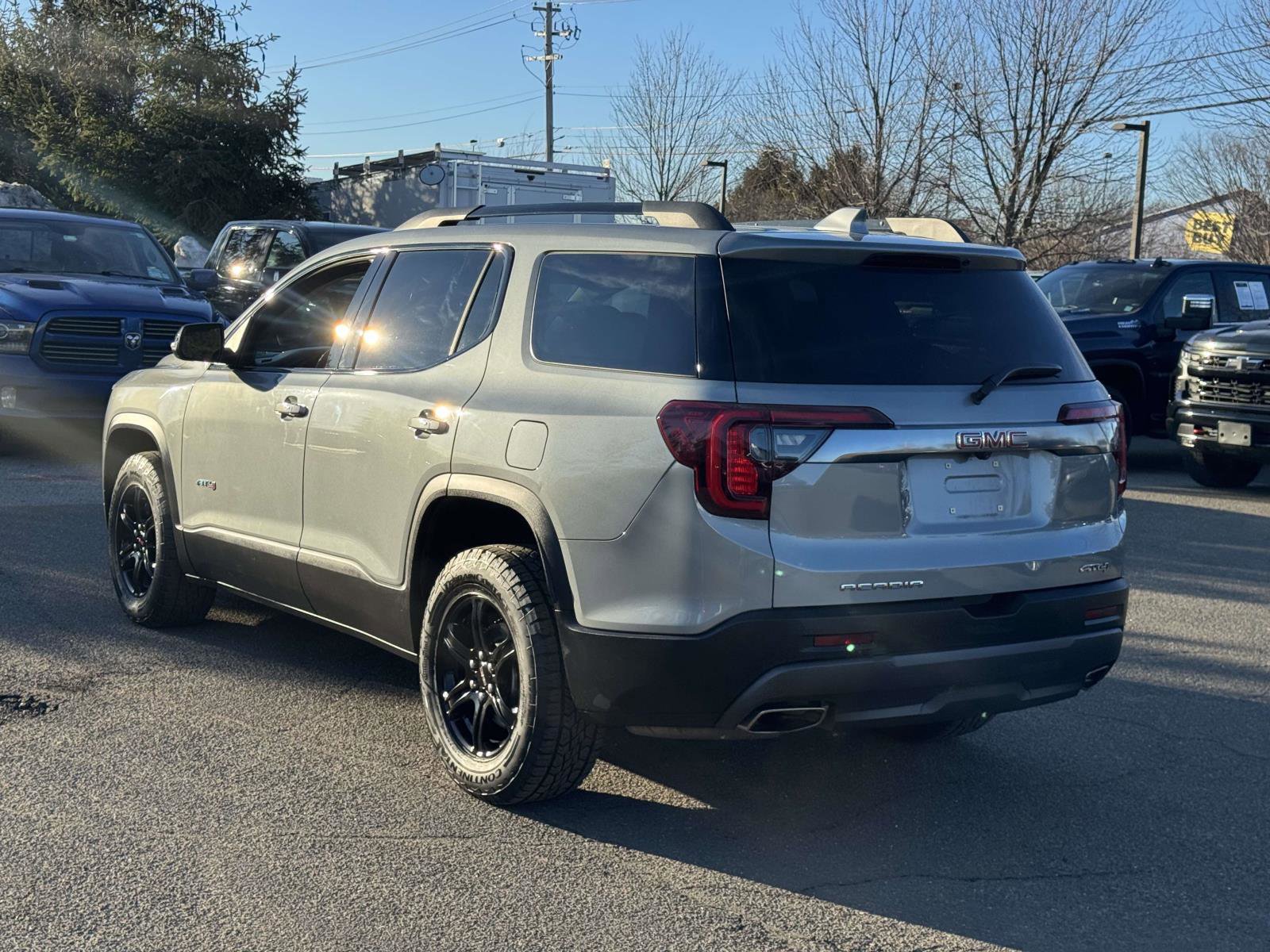 Used 2023 GMC Acadia AT4 image 5