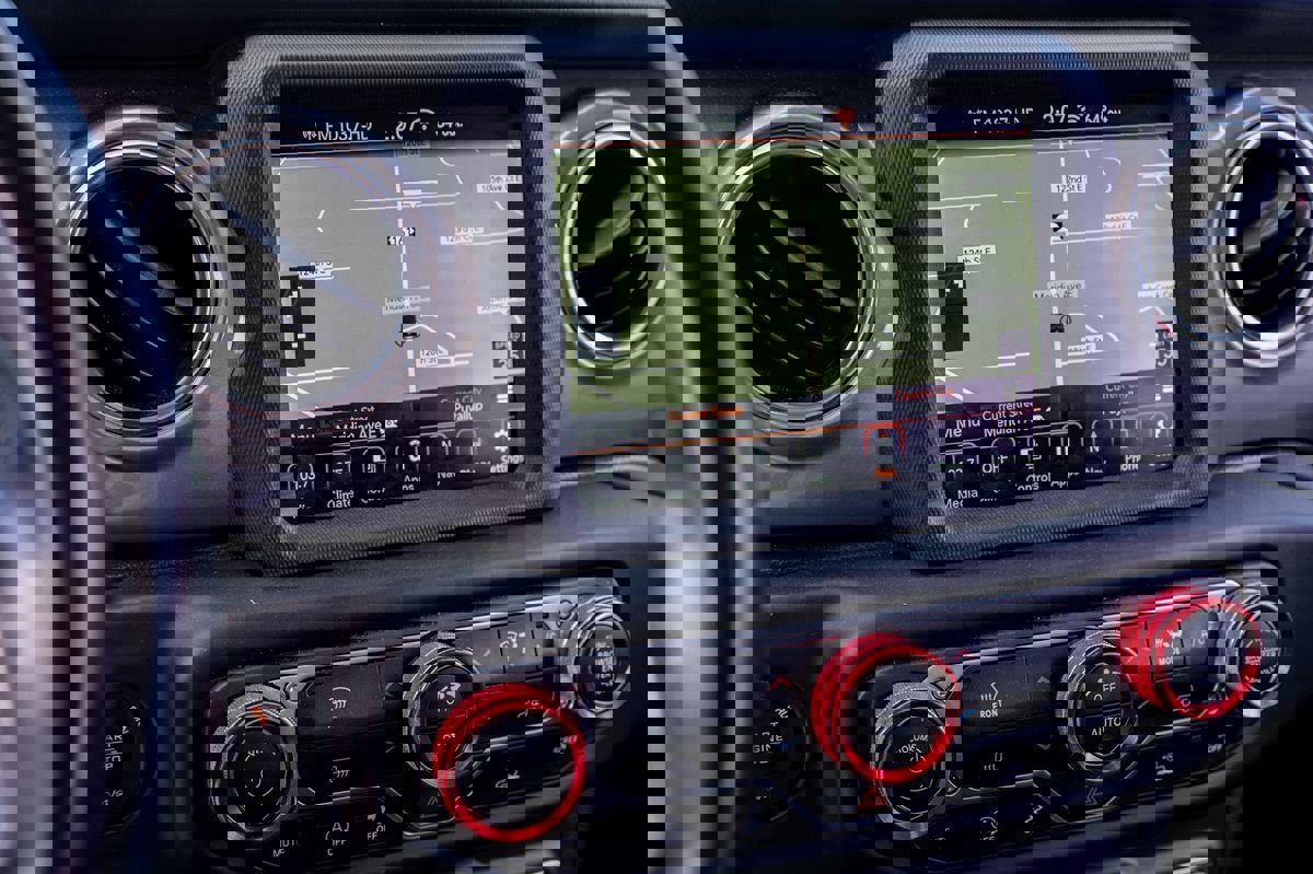 Used 2021 Jeep Wrangler Unlimited Sahara w/ Uconnect 4C Nav & Sound Group image 26