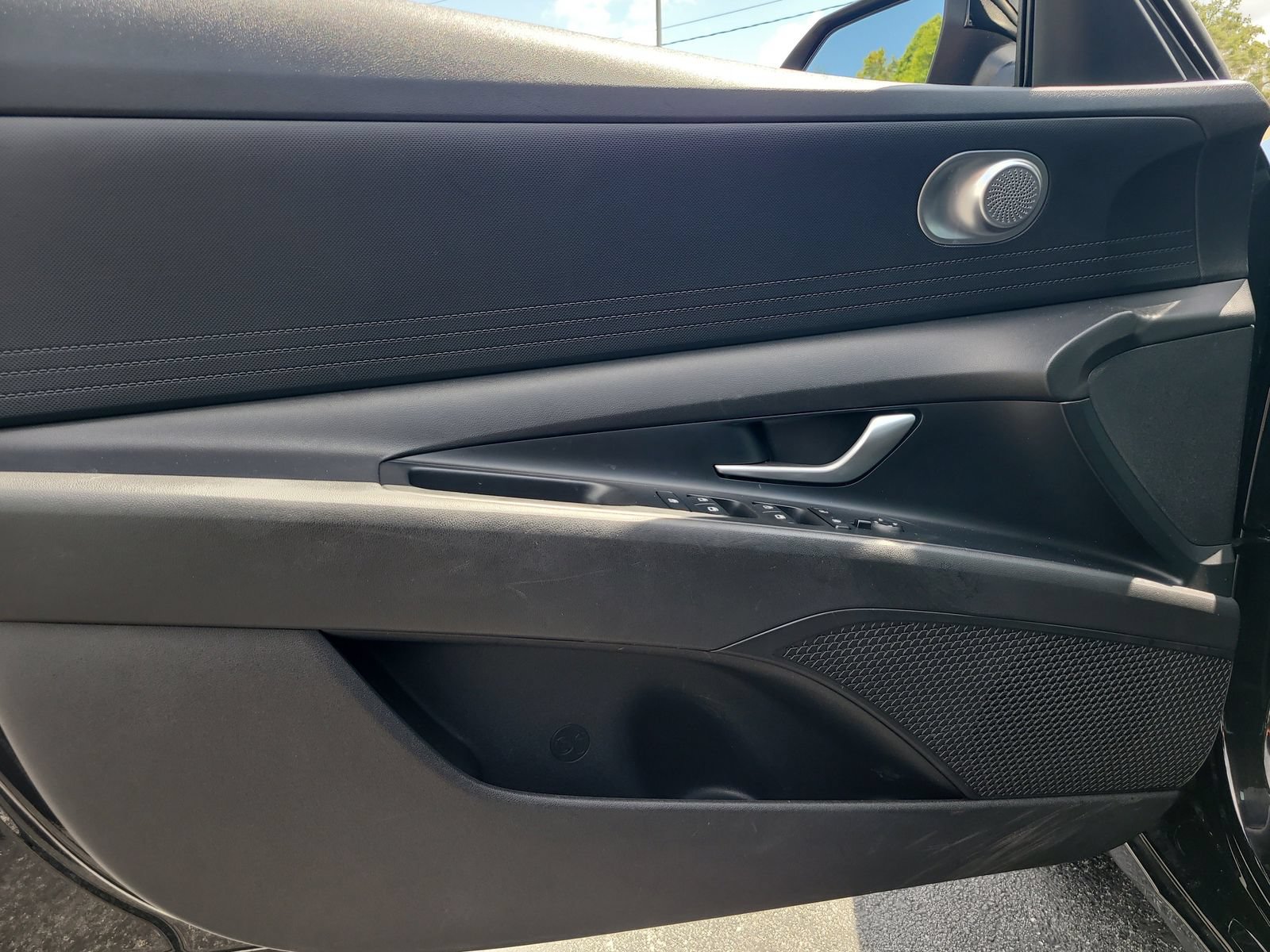 Used 2022 Hyundai Elantra SEL FWD image 12