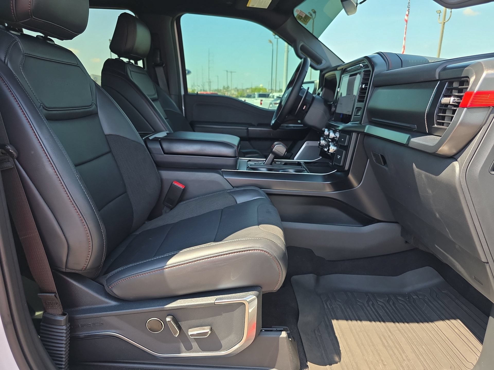Used 2025 Ford F150 Raptor AWD/4WD image 17