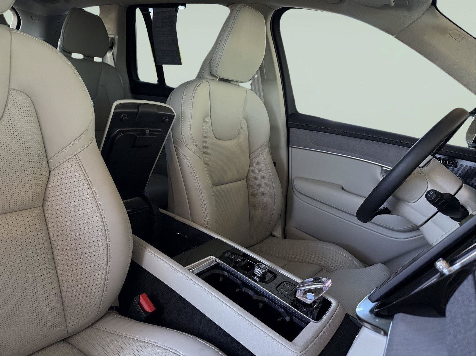 Used 2026 Volvo XC90 B6 Ultra w/ Lounge Package AWD/4WD image 27
