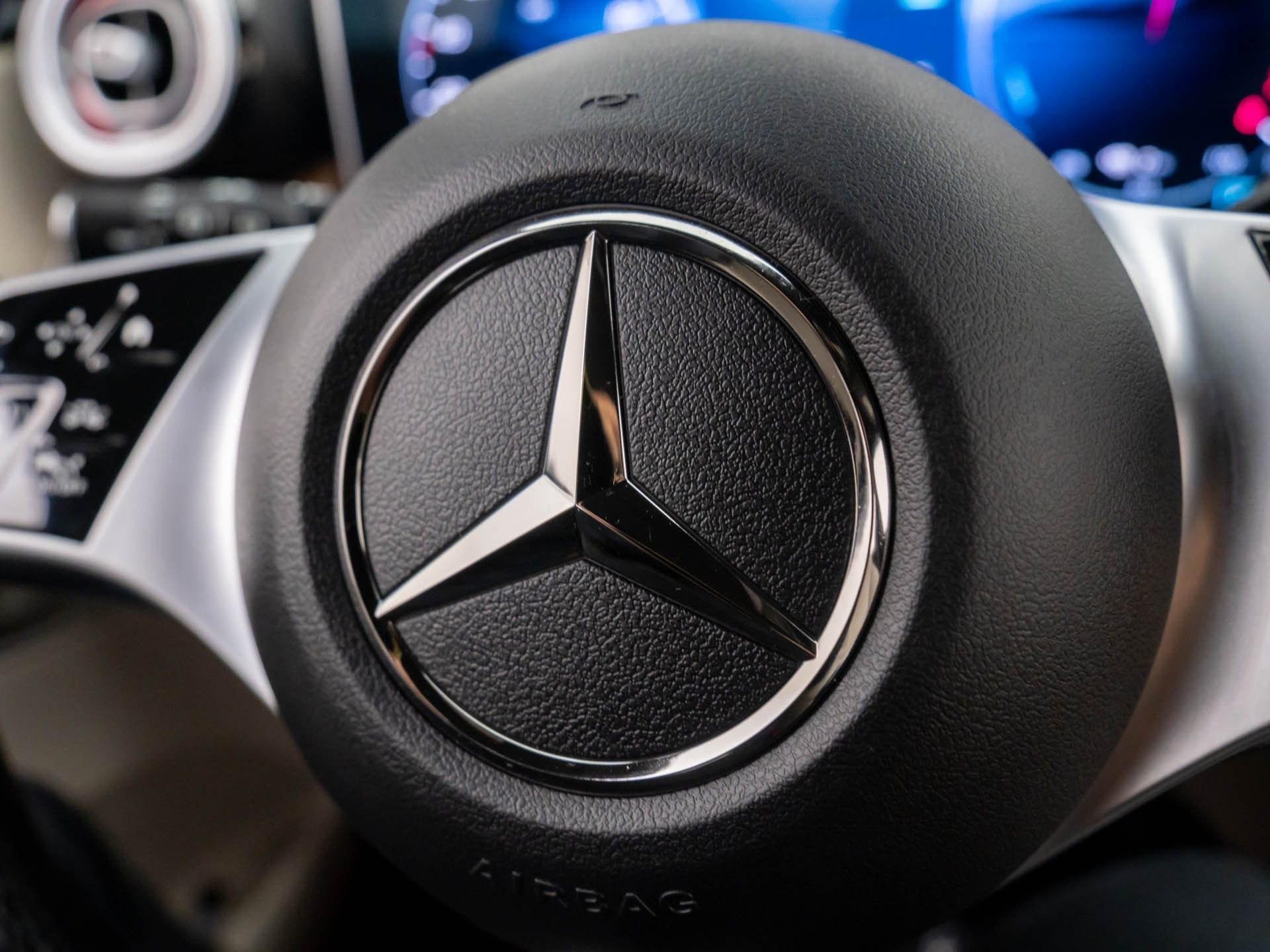 New 2025 Mercedes-Benz GLC 350e 4MATIC image 21