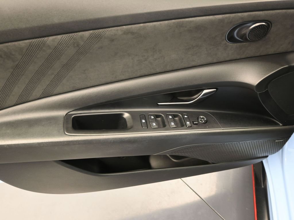 Used 2023 Hyundai Elantra N image 13
