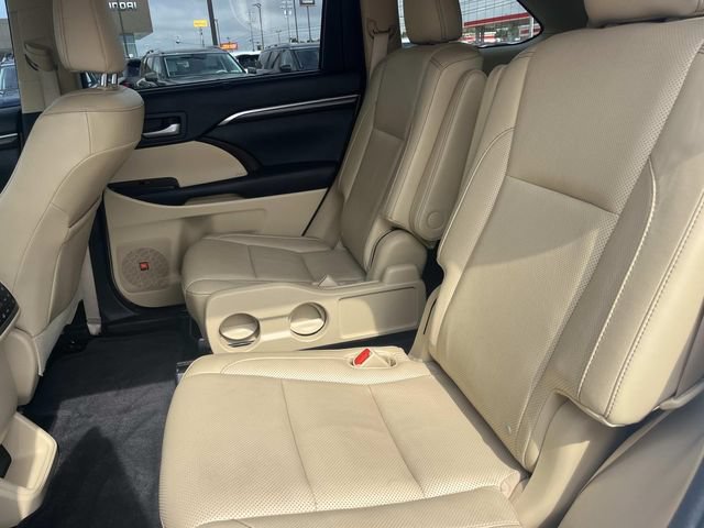 Used 2015 Toyota Highlander Limited Platinum AWD/4WD image 19