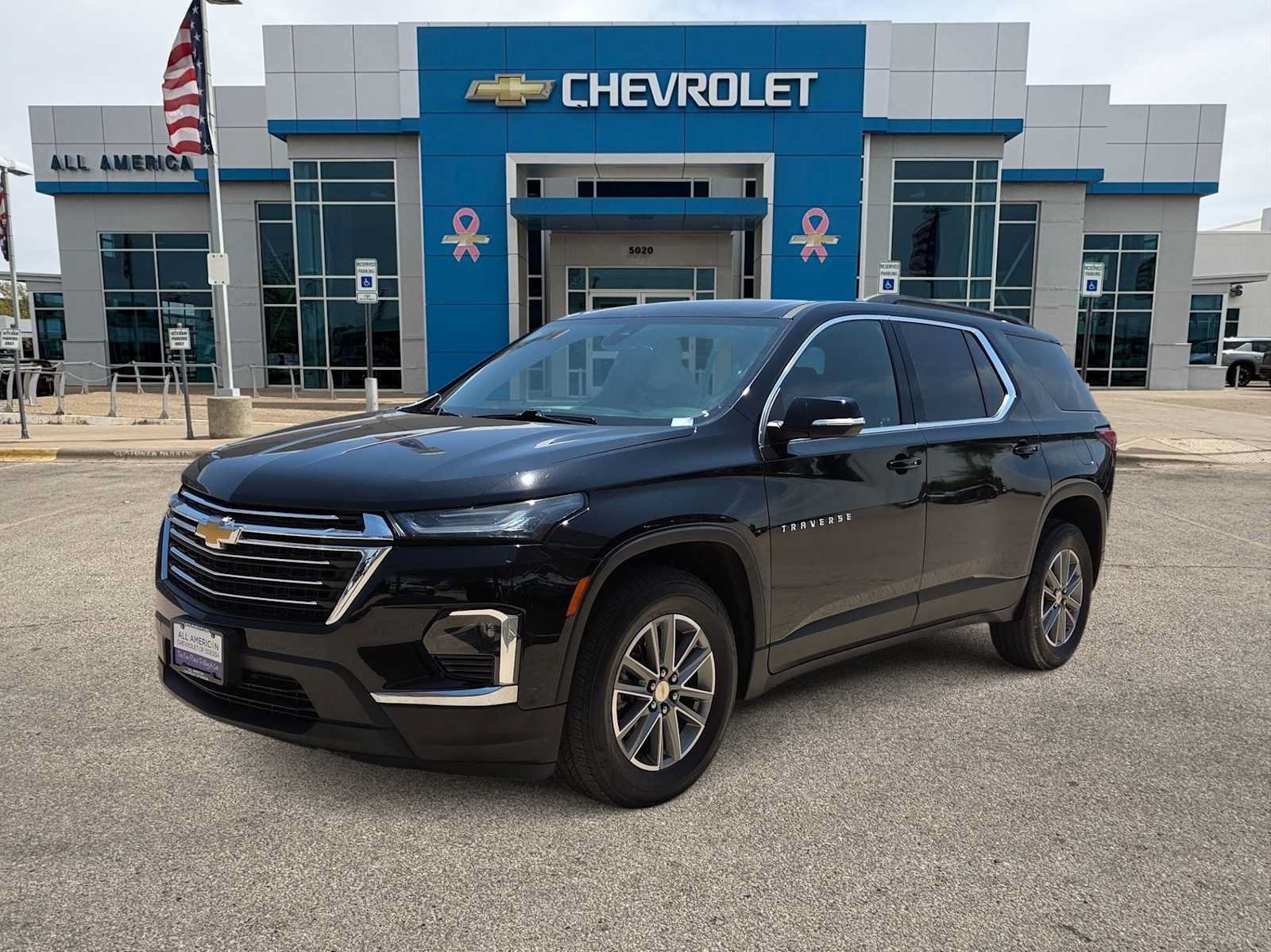 Used 2023 Chevrolet Traverse LT