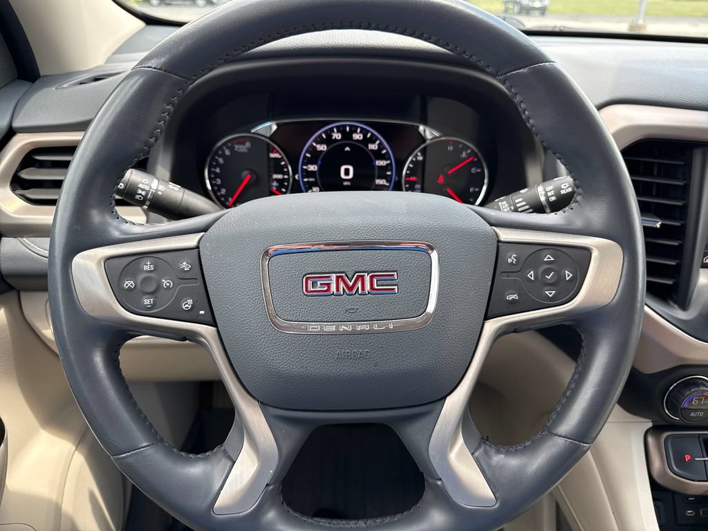 Used 2020 GMC Acadia Denali w/ Technology Package FWD image 11