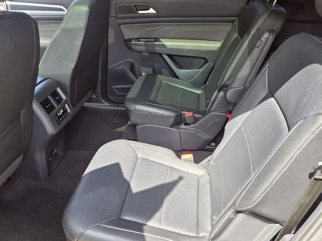 Used 2021 Volkswagen Atlas SE w/ Panoramic Sunroof Package FWD image 12