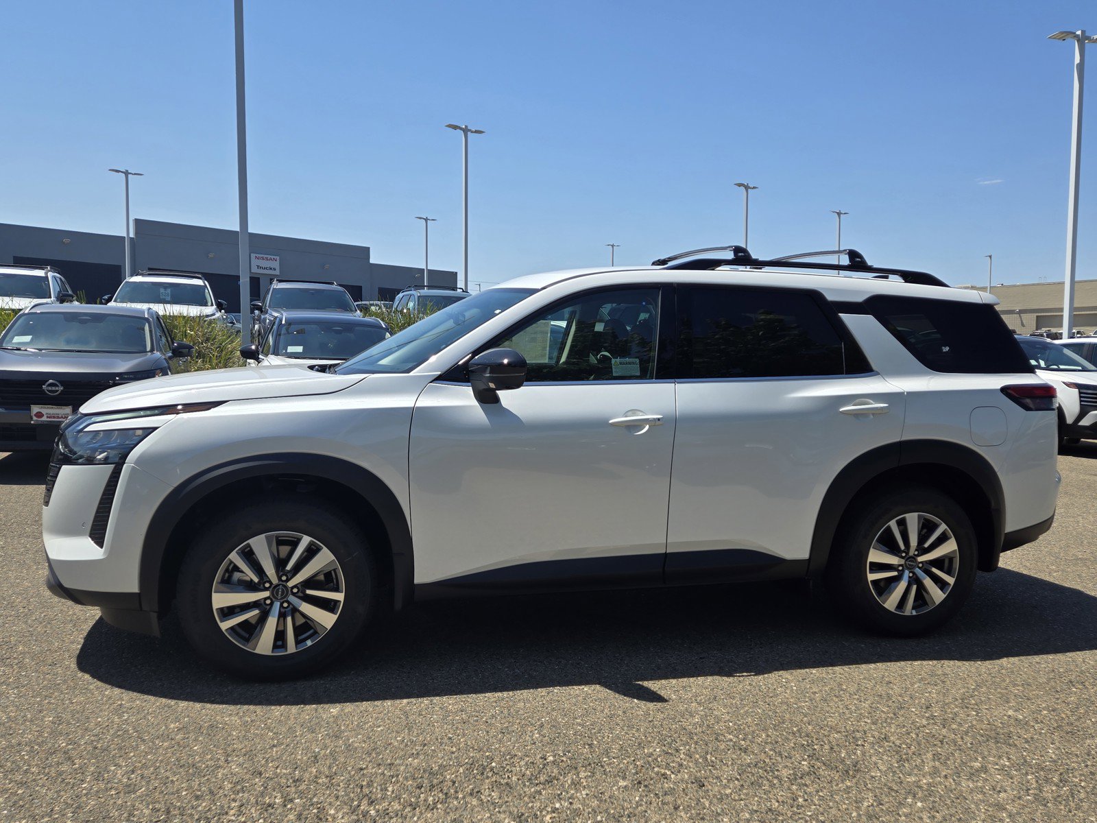 New 2026 Nissan Pathfinder SL AWD/4WD image 7