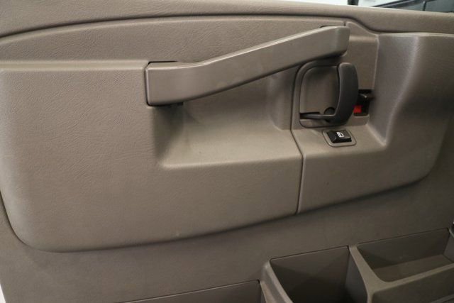 Used 2018 GMC Savana 2500 Extended image 9