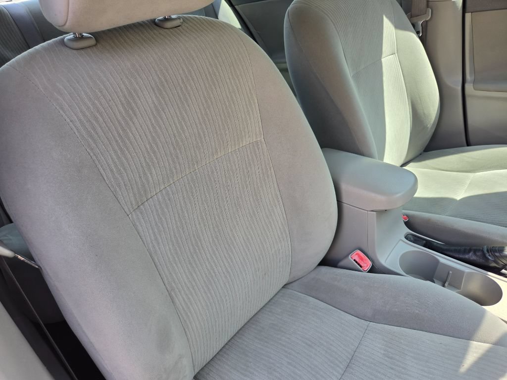 Used 2010 Toyota Corolla LE FWD image 37