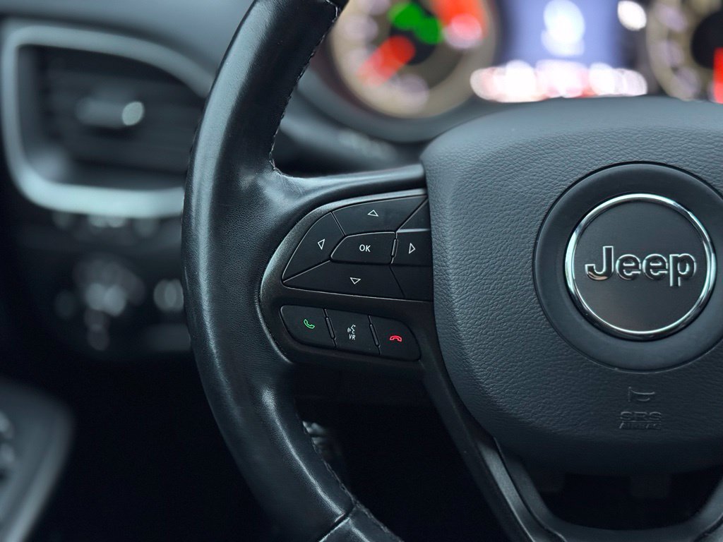 Used 2020 Jeep Cherokee Trailhawk w/ Cold Weather Group AWD/4WD image 32