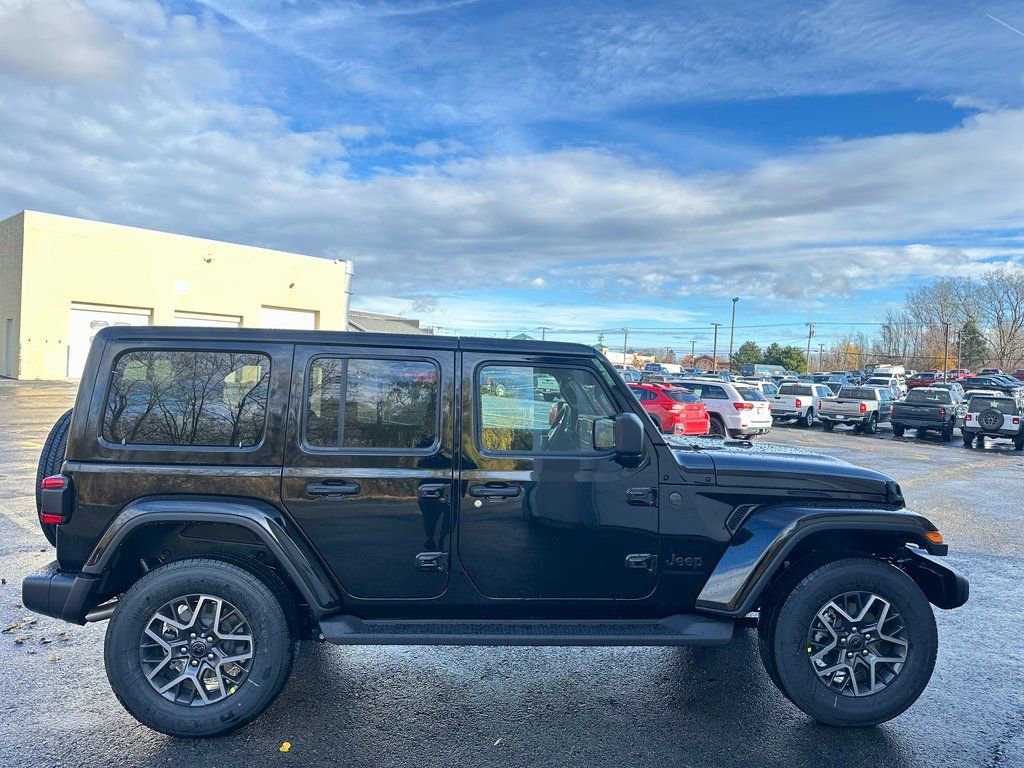 New 2026 Jeep Wrangler Sahara image 7
