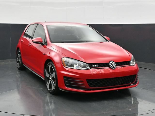 Used 2016 Volkswagen Golf 4-Door FWD image 4