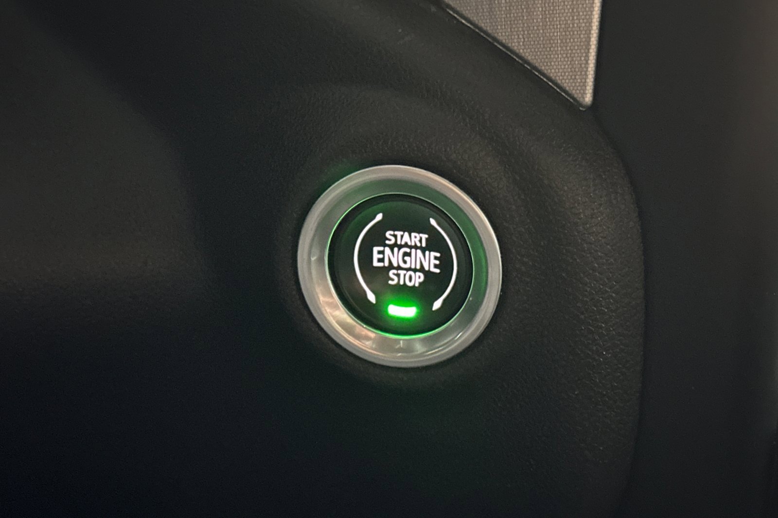 Used 2023 GMC Sierra 2500 SLT w/ SLT Convenience Package image 28