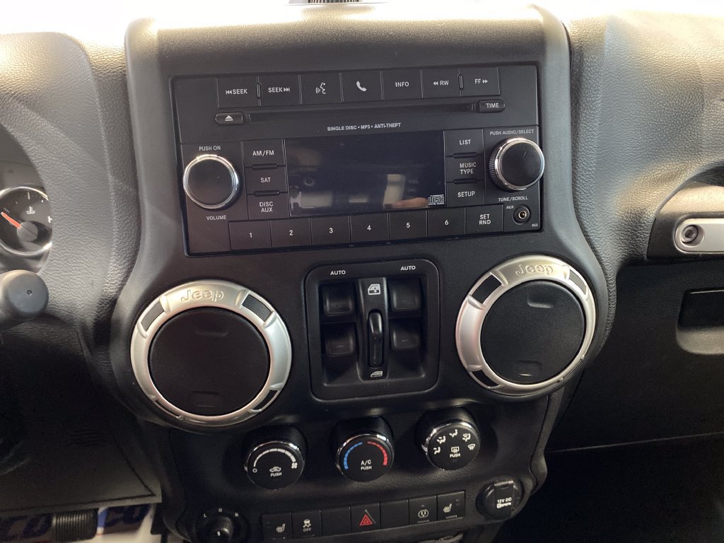 Certified 2017 Jeep Wrangler Unlimited Sahara w/ Connectivity Group AWD/4WD image 18