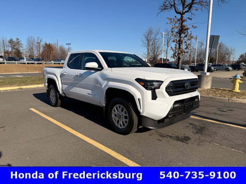 Used 2025 Toyota Tacoma SR5 image 9