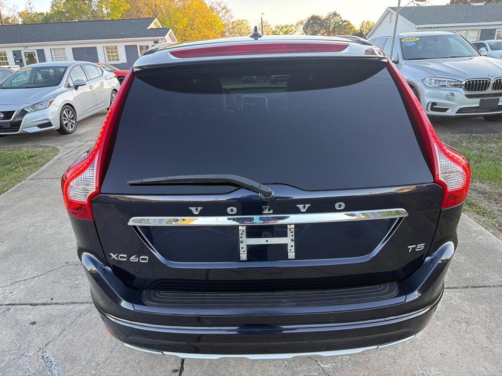 Used 2016 Volvo XC60 T5 Premier w/ Proximity Package image 12