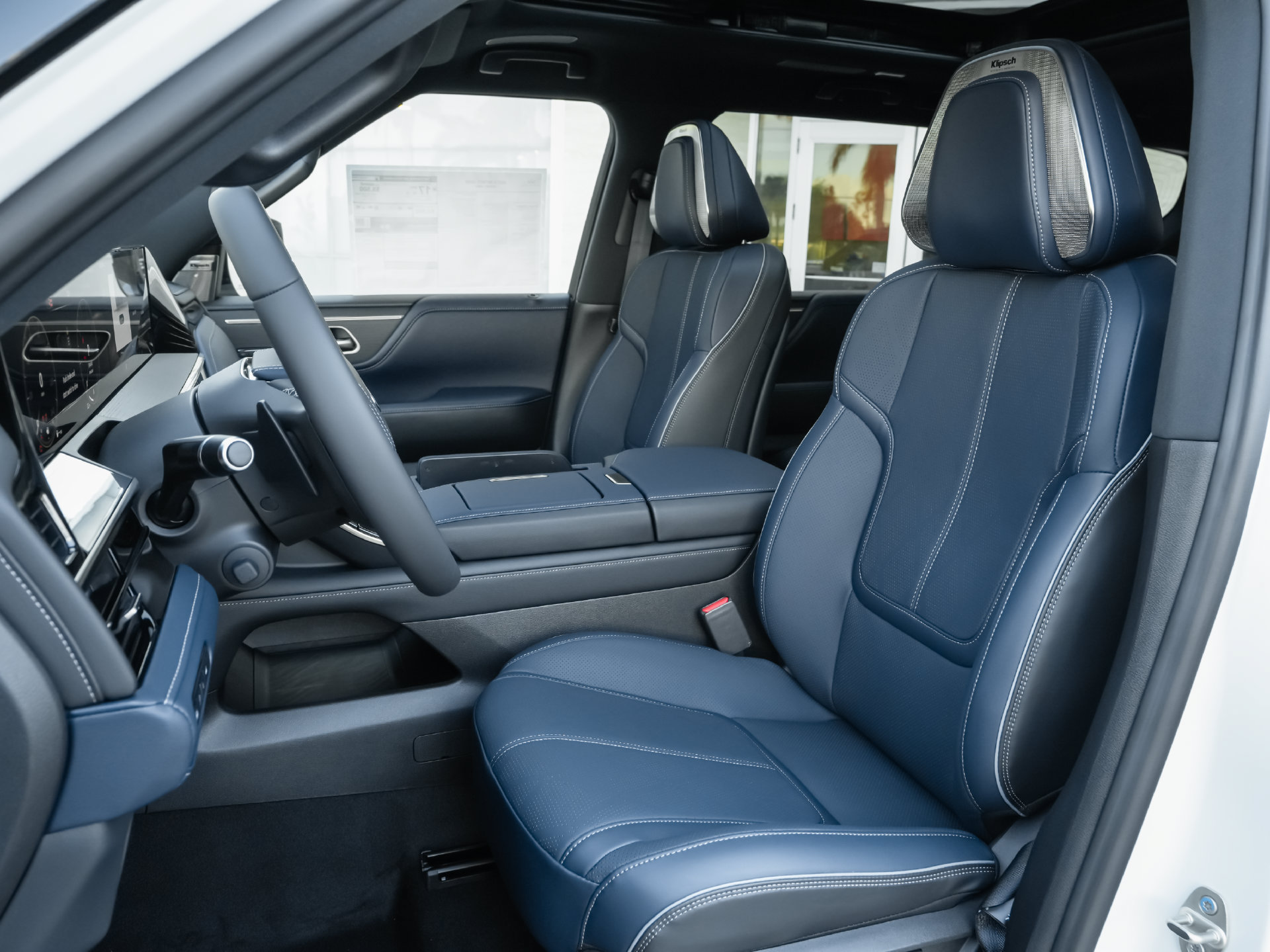 New 2027 INFINITI QX80 Sensory AWD/4WD image 5