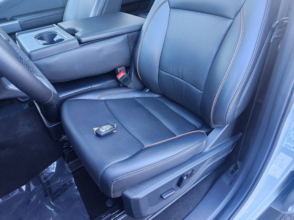 Used 2025 Ford F350 Lariat w/ Camper Package image 32