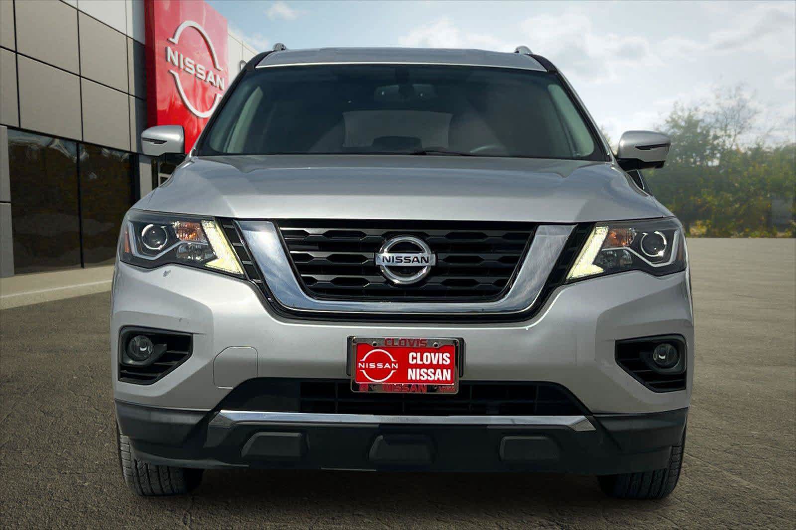 Used 2018 Nissan Pathfinder SL FWD image 11
