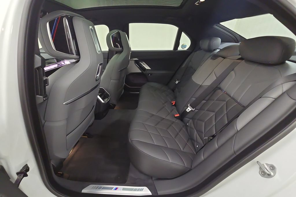 New 2026 BMW 750e xDrive AWD/4WD image 25