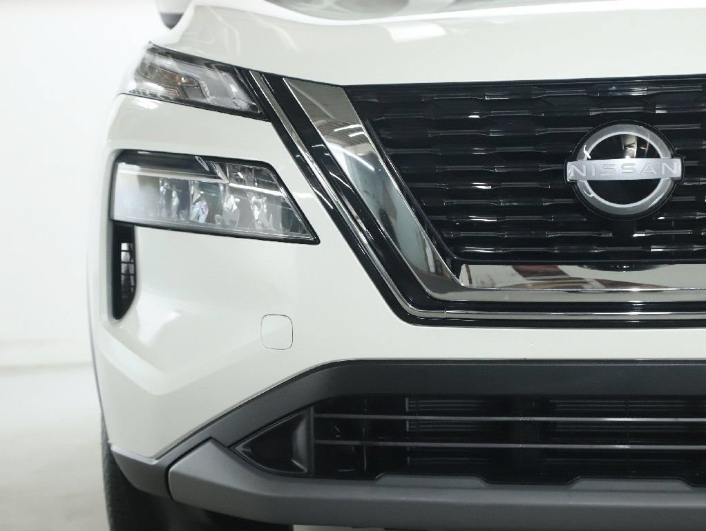 Certified 2023 Nissan Rogue SV w/ SV Premium B Package AWD/4WD image 7