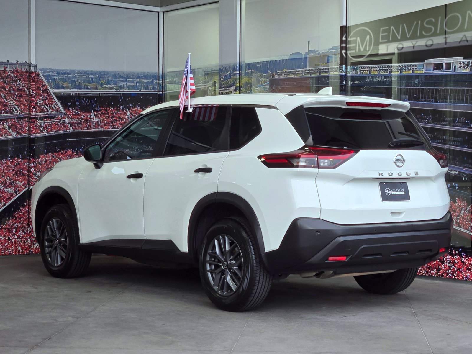 Used 2021 Nissan Rogue S FWD image 5