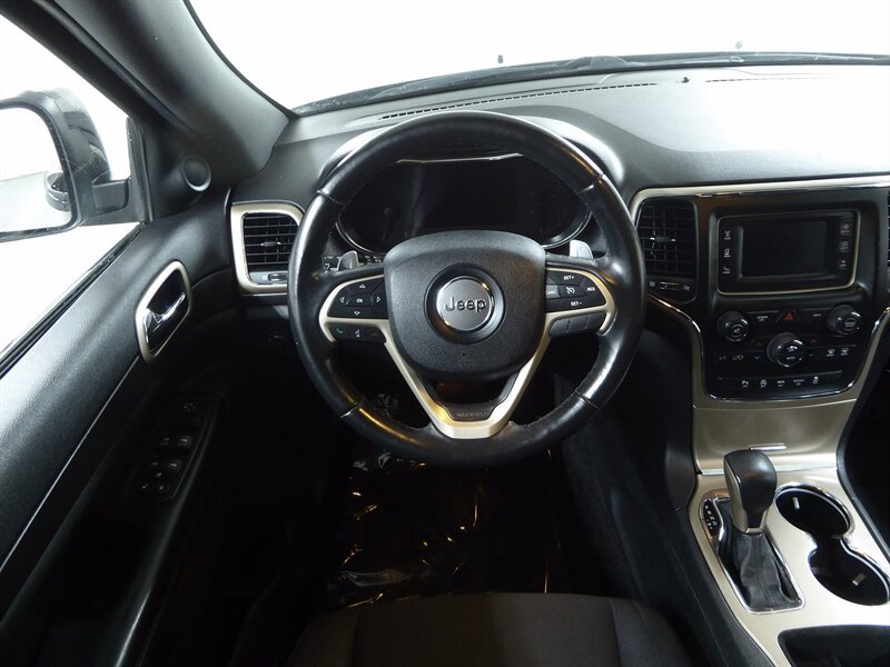 Used 2016 Jeep Grand Cherokee Laredo w/ Quick Order Package 23E AWD/4WD image 10