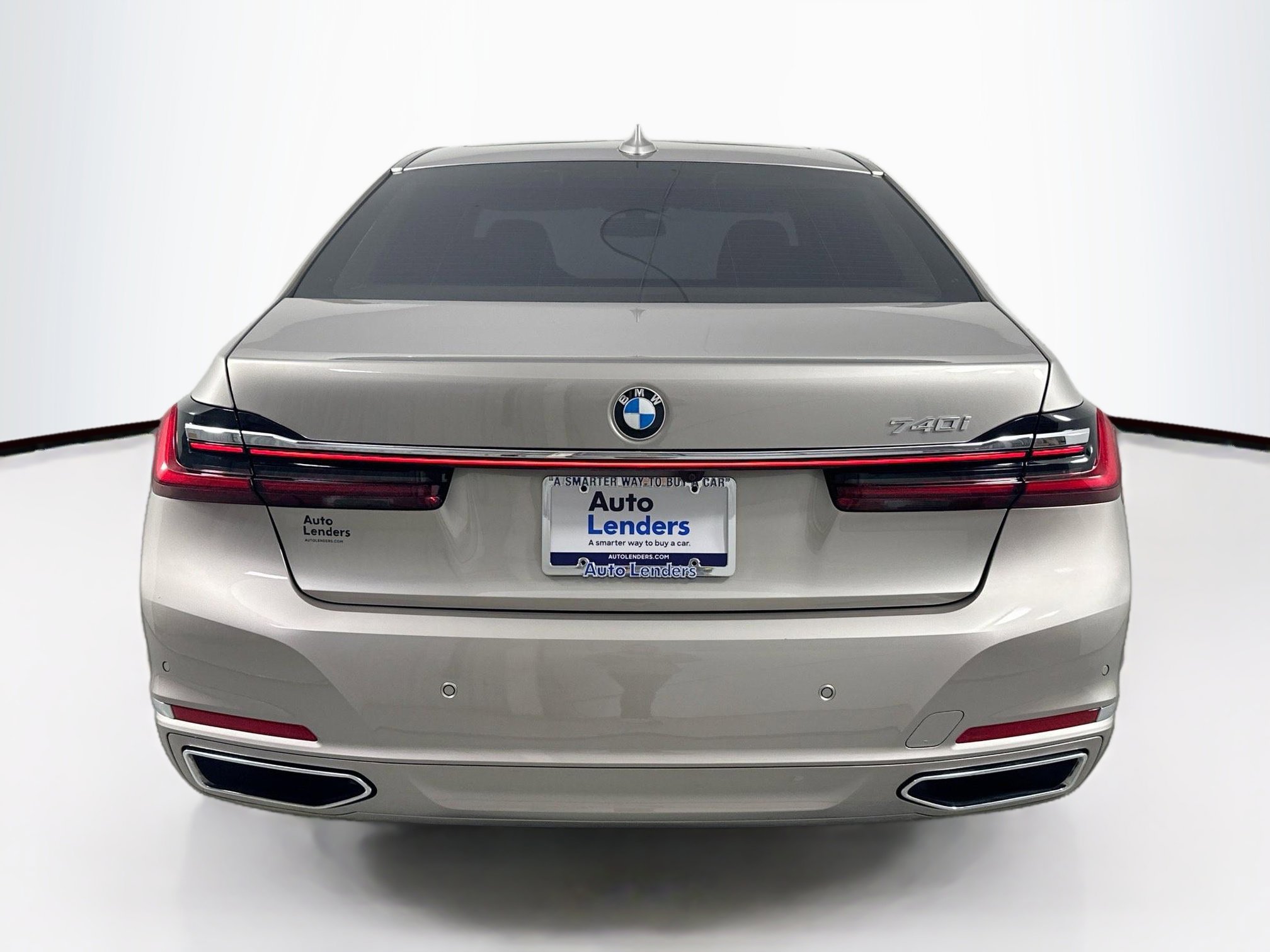 Used 2022 BMW 740i w/ Interior Design Package image 6