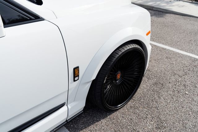 Used 2023 Rolls-Royce Cullinan w/ Cullinan Package image 18