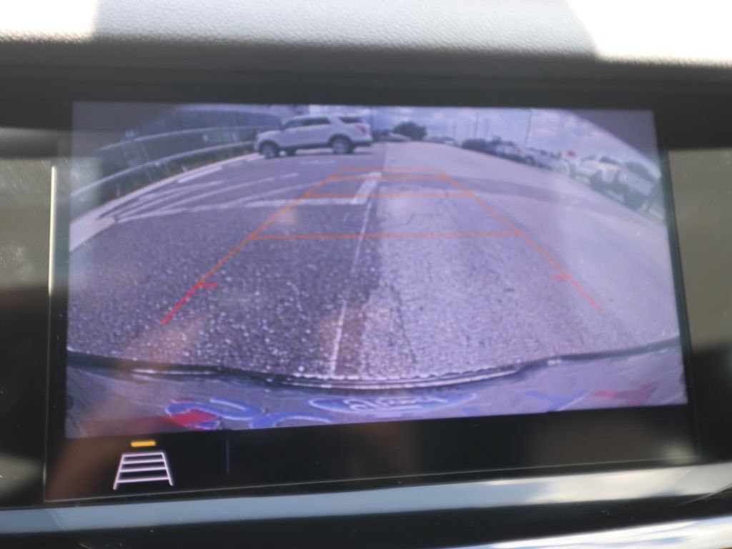 Used 2020 Buick Regal Avenir w/ Driver Confidence Package II FWD image 6